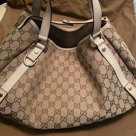 Authentic Gucci GG Abbey Canvas Tote Handbag - Picture 2 of 11